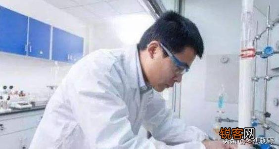 中国高考史上最厉害的2位高考状元——何碧玉和王端鹏,10年后的发展如何？