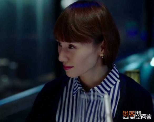 安迪是财务总监,唐晶是咨询顾问,明玉是销售总监,那么问题来了,她们谁更有钱？