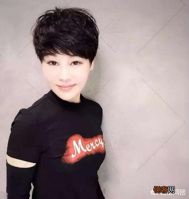 2019年流行的好打理又好看的短发发型？