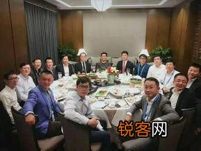 京东的刘强东和美团点评的王兴组局的“东兴会”,与丁磊组局的“三石饭局”有什么不同？