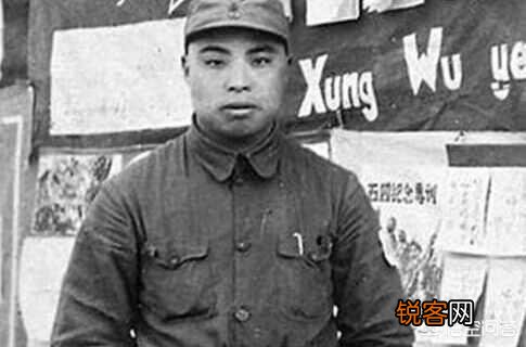 电视剧《亮剑》中的丁伟是纵队司令,为何仅授少将衔？