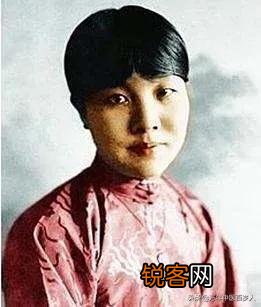 冰心的孙子涂墓碑,季羡林的后人争遗产,如何评价？国学大师怎么传承国学？