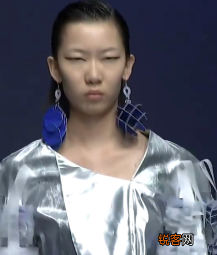 将中国人塑造成眯眯眼，为什么被讨厌 清华“眯眯眼”被痛斥