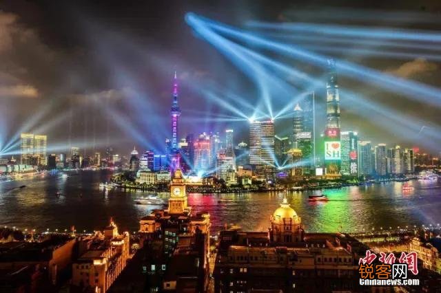 上海外滩多是现代化高楼大厦,为啥那么吸引人去玩？