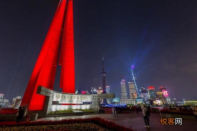 上海外滩多是现代化高楼大厦,为啥那么吸引人去玩？
