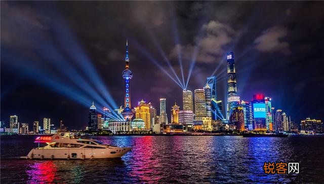 上海外滩多是现代化高楼大厦,为啥那么吸引人去玩？