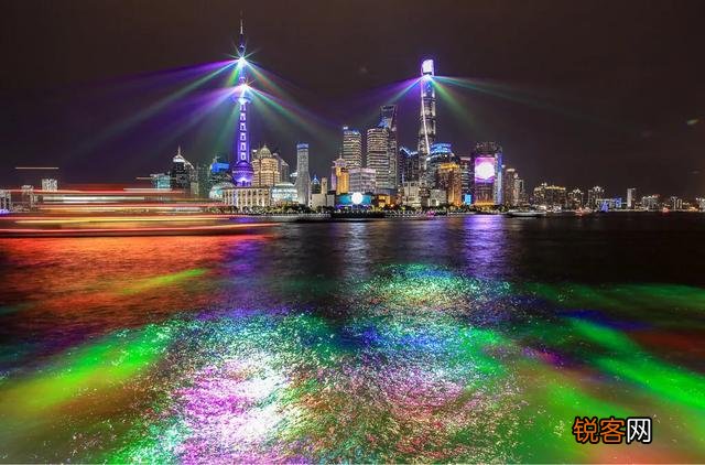 上海外滩多是现代化高楼大厦,为啥那么吸引人去玩？