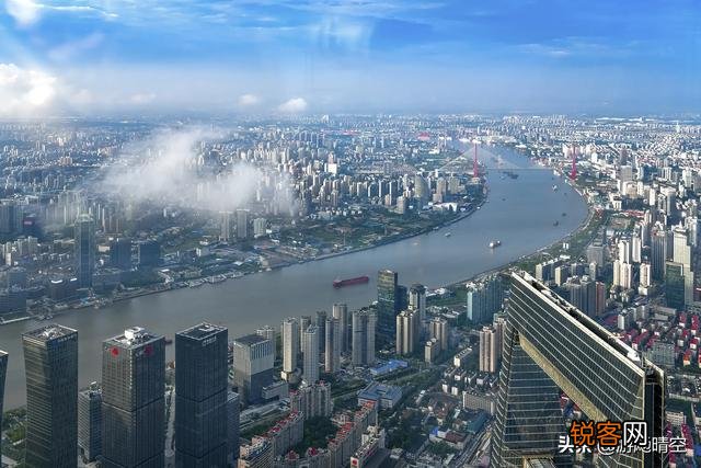 上海市中心有哪些高楼可以爬楼摄影？