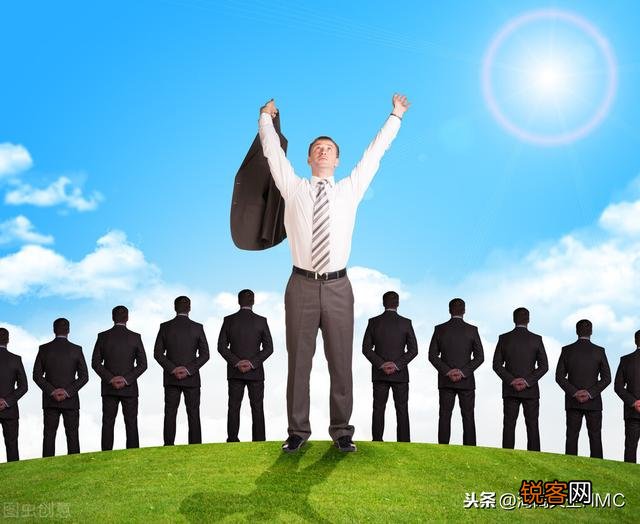 人到中年,年收入18万的大型国企岗位和年收入60万的民企岗位相比,你会选哪个？为什么？