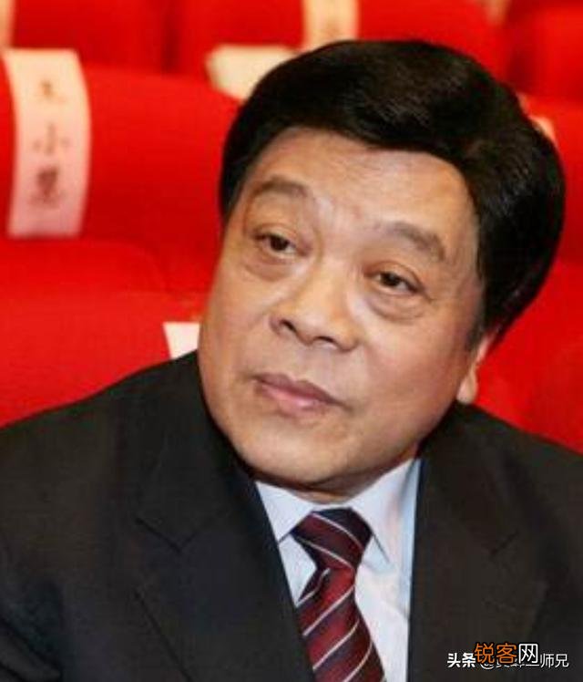 对一个普通人想要拥有睡后收入,都有哪些行业简单易操作？