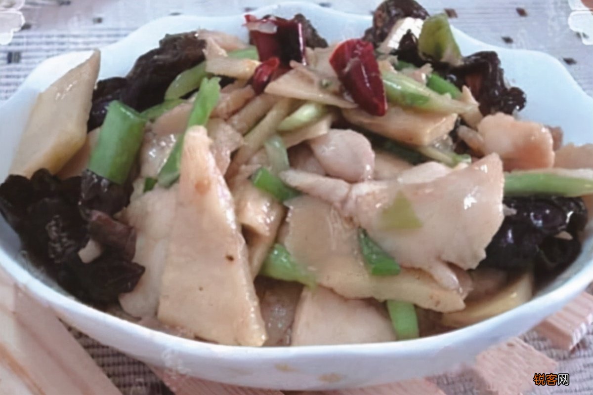 青椒炒鱼片的家常做法 炒鱼片怎么做好吃