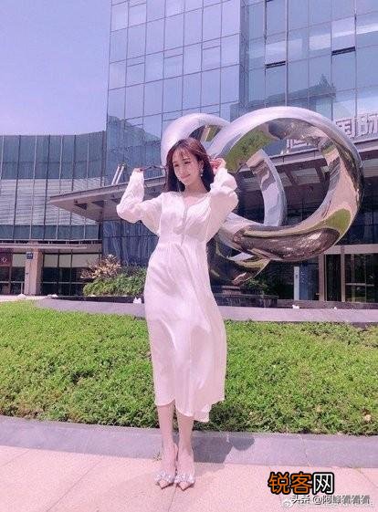 王曼妮就是只能看上马云、马化腾这样的,可是他们会看的上她嘛？
