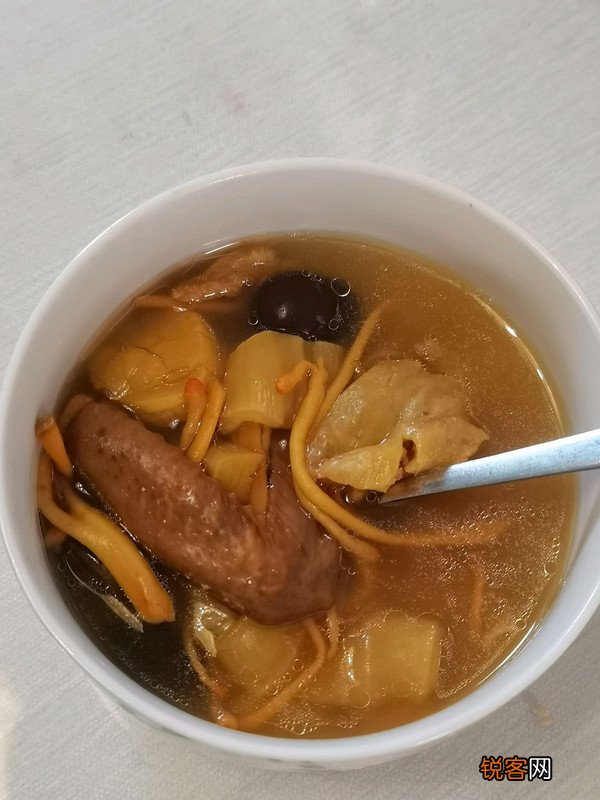 花胶鸽子汤怎么炖最营养 一般人我不告诉他