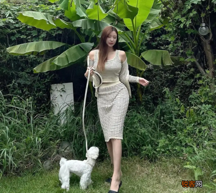 健身能变美吗 韩国小姐姐，自律让她身材完美，线条紧致