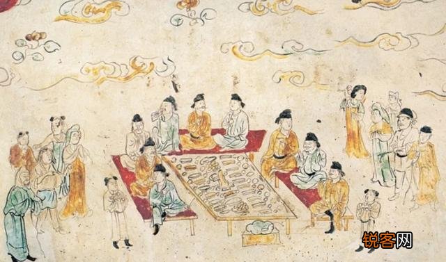 中国各种特色美食是逐渐形成于哪些朝代的哪一时期？中国历朝历代各个时期分别吃什么饭菜水果？