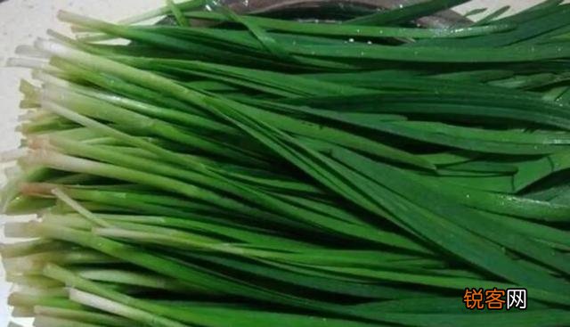 中国各种特色美食是逐渐形成于哪些朝代的哪一时期？中国历朝历代各个时期分别吃什么饭菜水果？