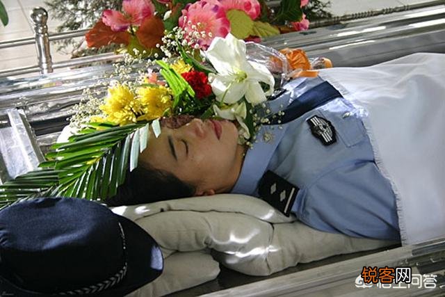 《天道》中芮小丹是因公殉职,而原著小说中并不是,这是编剧对丁元英的饶恕吗?