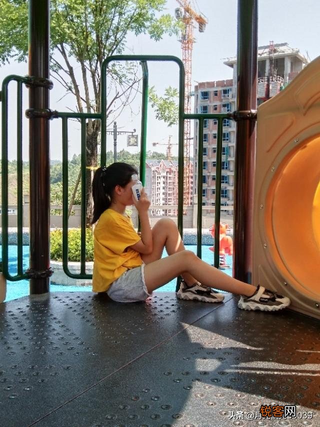 为什么大多男人会吃孩子的醋反之女人不会？