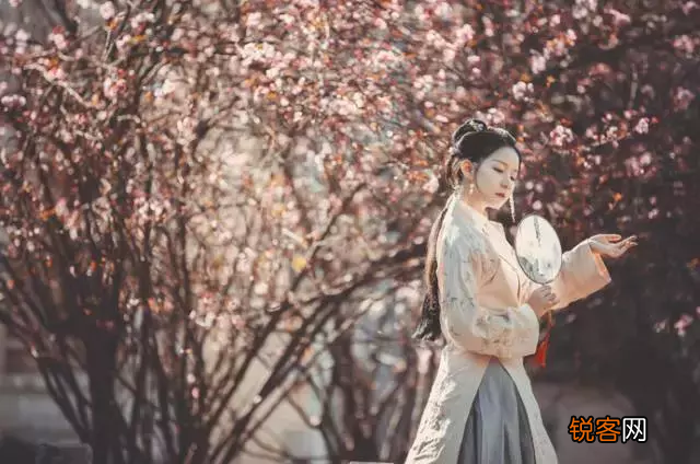 陆游和唐婉的凄美爱情故事 两首《钗头凤》,两首《沈园》