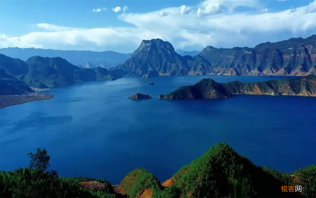 香格里拉和泸沽湖哪个更值得去 香格里拉还是泸沽湖好玩