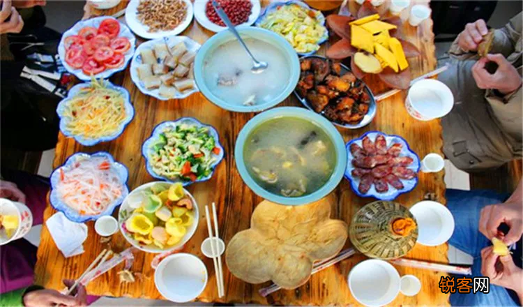 香格里拉和泸沽湖哪个更值得去 香格里拉还是泸沽湖好玩