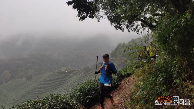 55岁马云登山被偶遇,他说,真的需要运动了,大家运动吗？