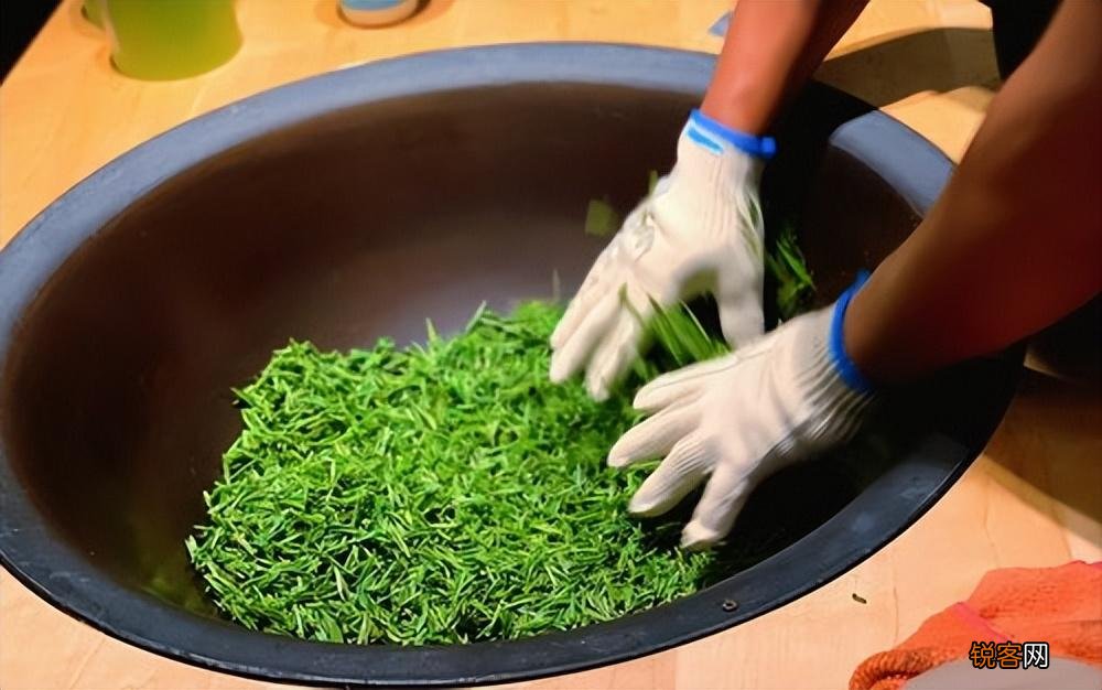 炒竹叶茶的做法 家庭自制竹叶茶