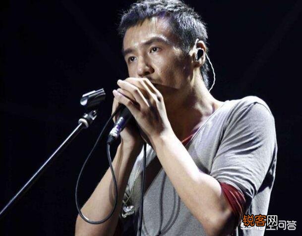 请问长亭外古道边下一句是什么？