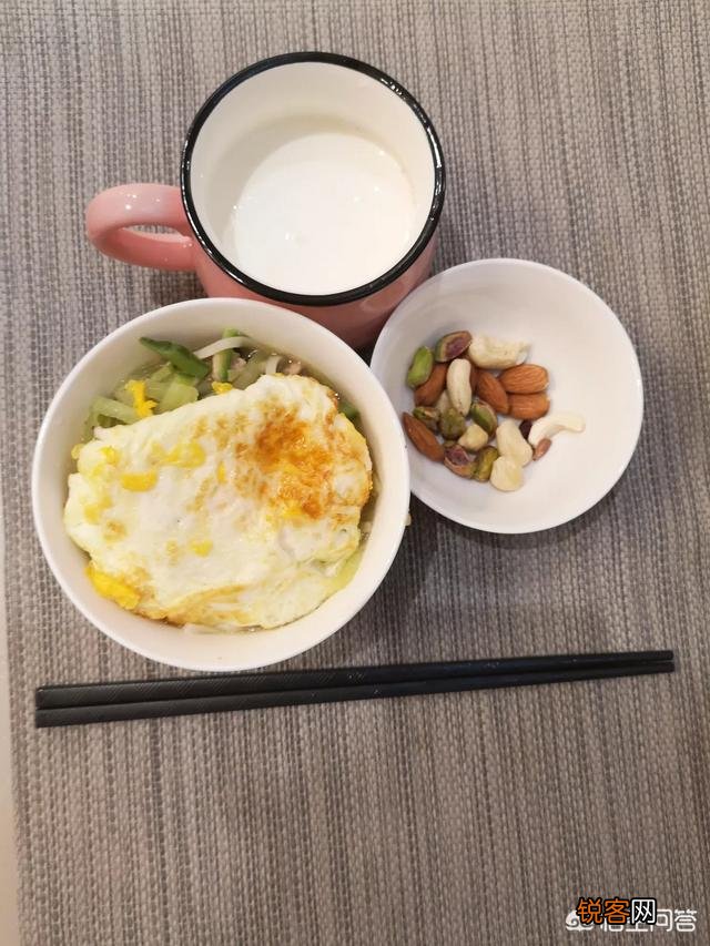 如果小孩子长期只吃主食和零食,不吃蔬菜和肉类,会怎么样？