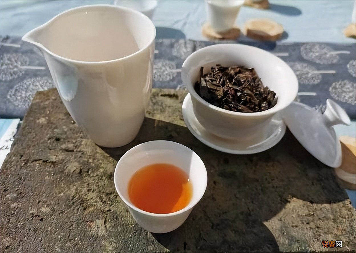 年纪大了喝茶好吗 50岁后牢记“2喝2不喝”，早懂早受益