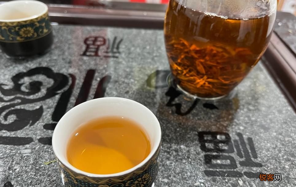 年纪大了喝茶好吗 50岁后牢记“2喝2不喝”，早懂早受益