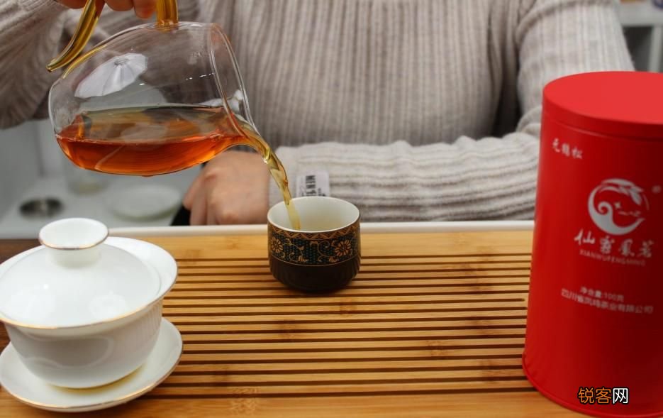 年纪大了喝茶好吗 50岁后牢记“2喝2不喝”，早懂早受益