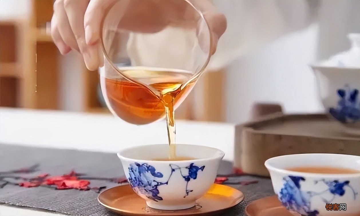 年纪大了喝茶好吗 50岁后牢记“2喝2不喝”，早懂早受益