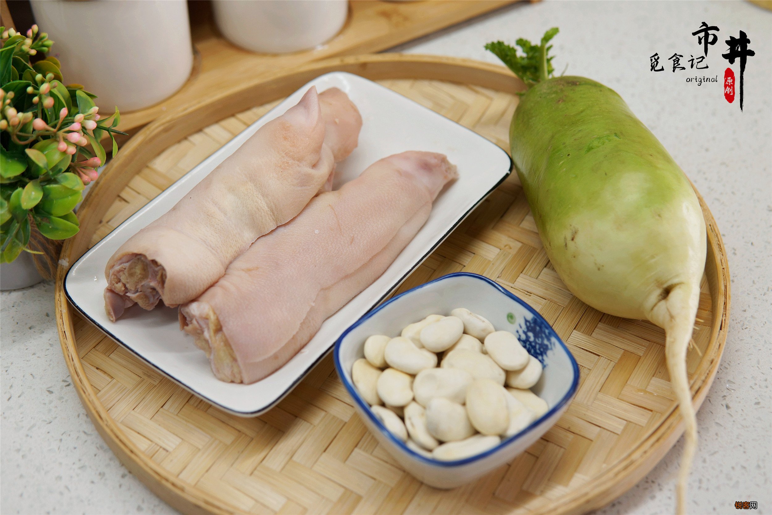 萝卜炖猪蹄汤的做法 汤白味鲜