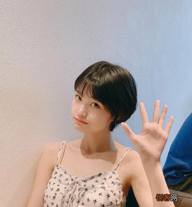 女生圆脸适合什么短发 4款显脸小又可爱短发