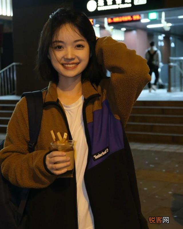 女生圆脸适合什么短发 4款显脸小又可爱短发