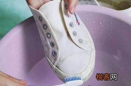 小白鞋发黄怎么办 刷完跟新买的一样
