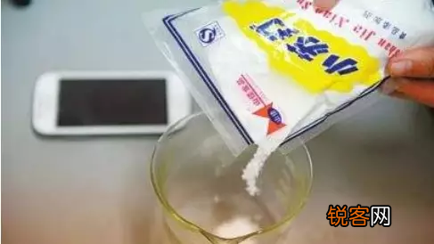 手机壳发黄了怎么办 轻松清洗小妙招