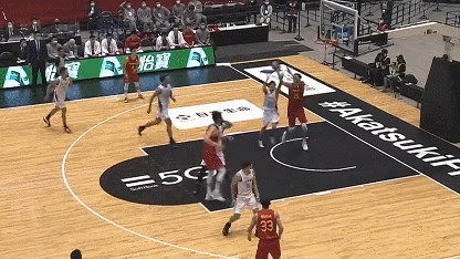 男篮世界杯中国大胜日本 周琦伤退