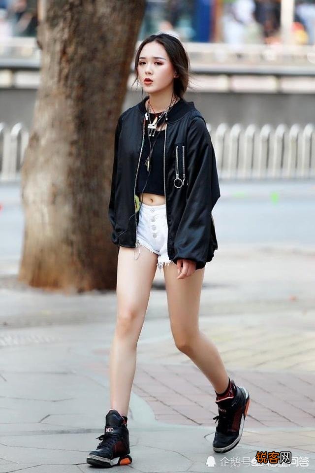 穿搭中有哪些万能色彩搭配？