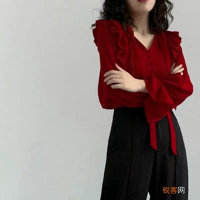 黑色搭配虽然百搭,但是太单调,有没有好看的颜色搭配推荐？