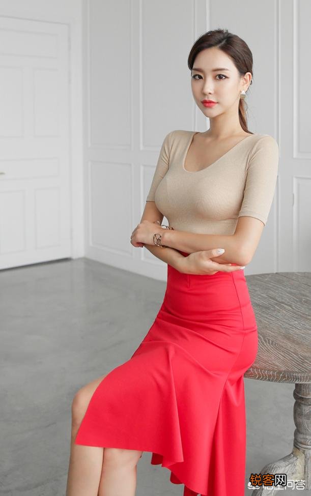 摄影艺术作品在颜色搭配方面有什么技巧？