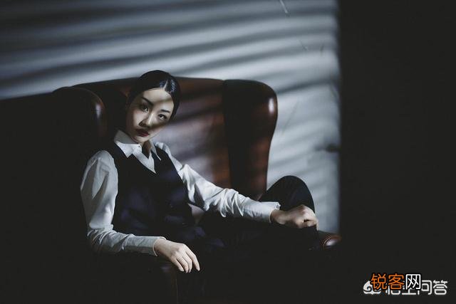 摄影中,怎样用颜色搭配来表达层次感？