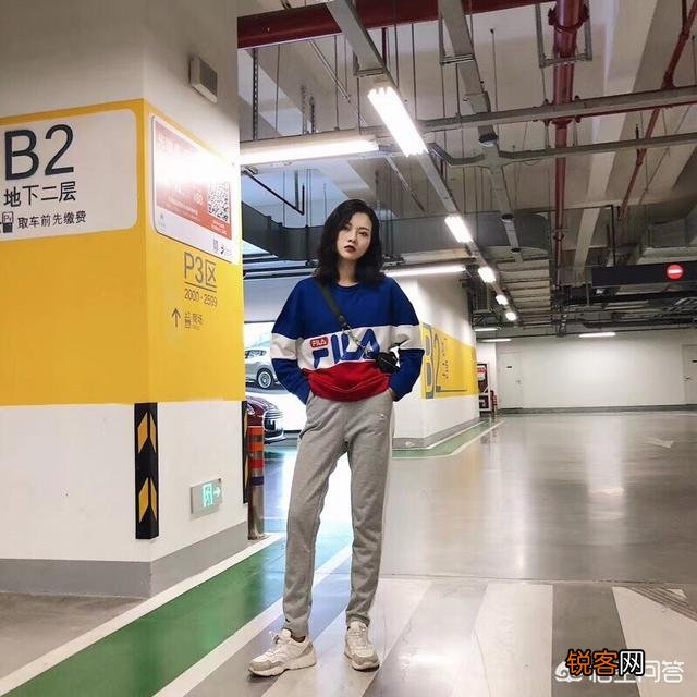 朋友总说我不会搭衣服,看起来配色不高级,请问高级的配色是怎样的啊？