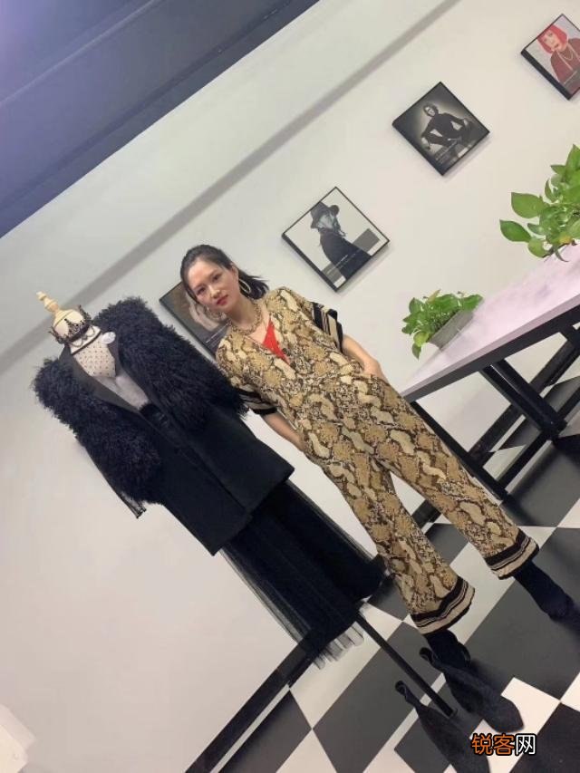 衣服除了颜色搭配,服装搭配还有什么搭配？