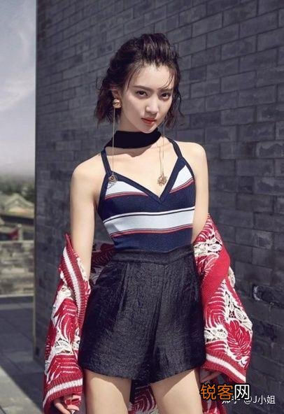 简单直接的服装颜色搭配技巧有哪些？