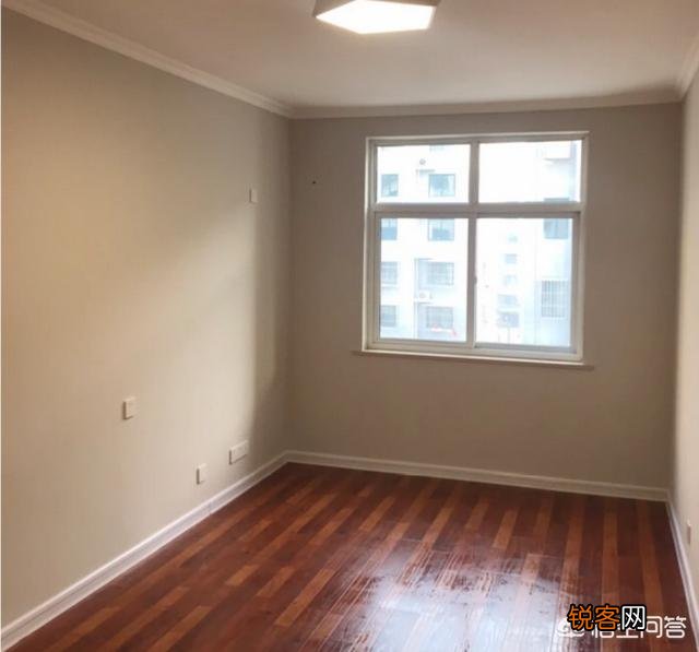 新房装修地面用浅灰色,全屋色彩怎么搭配才好？