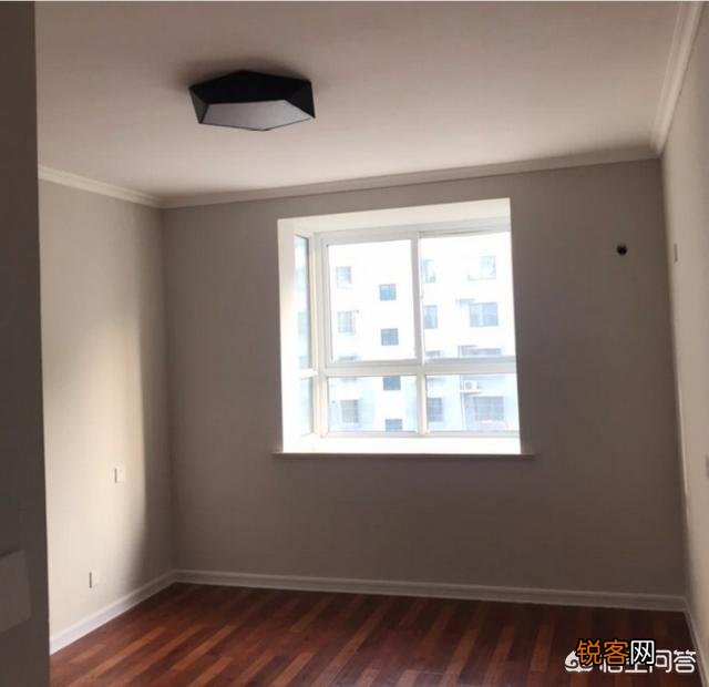 新房装修地面用浅灰色,全屋色彩怎么搭配才好？
