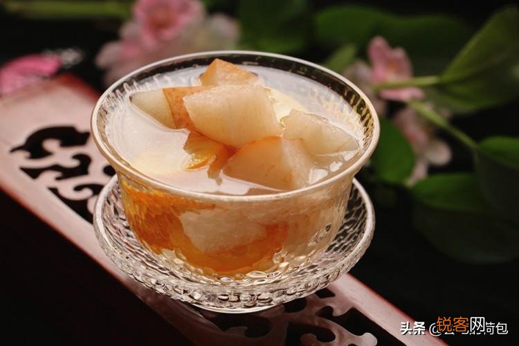 正确煮梨水的方法窍门 梨汤不发苦不变黑