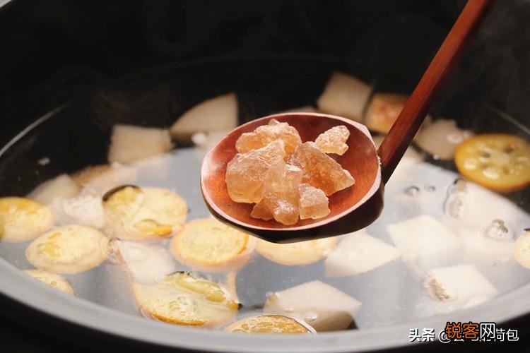 正确煮梨水的方法窍门 梨汤不发苦不变黑